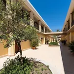 Apartament Modern Furnished House In *