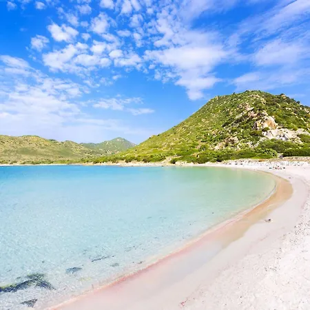 Апартаменты Modern Furnished House In Вилласимиус